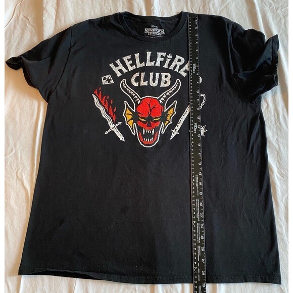 Netflix Stranger Things T-Shirt Men's Size XL Color Black Hellfire Club Graphic - Picture 5 of 12